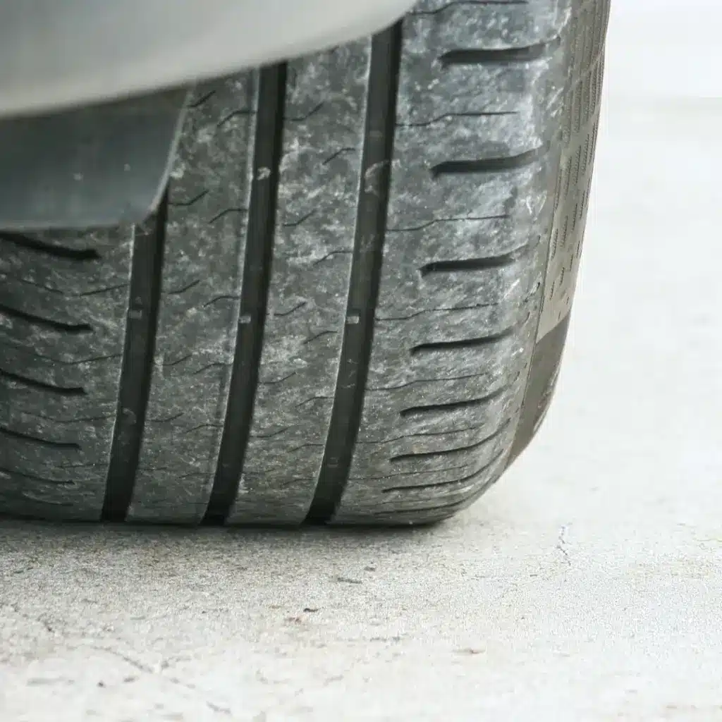 Worn tie rod end causing clunking noises and uneven tire wear-Great Auto Parts