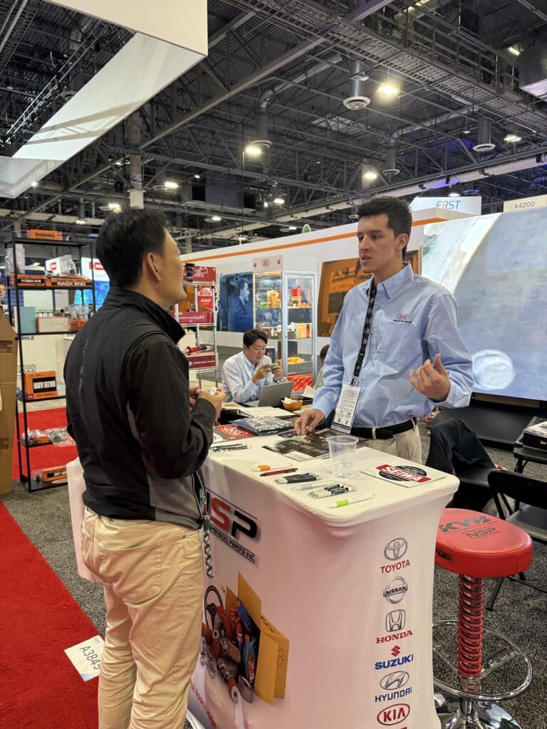 Great Auto Parts 的團隊在 AAPEX 展場積極與合作夥伴接觸。